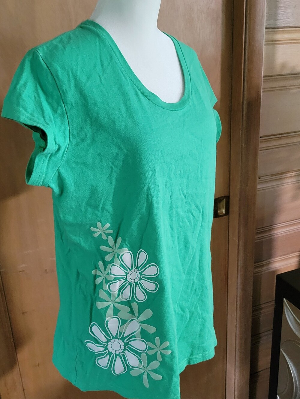 Women’s Green Floral Scoop Neck Tee